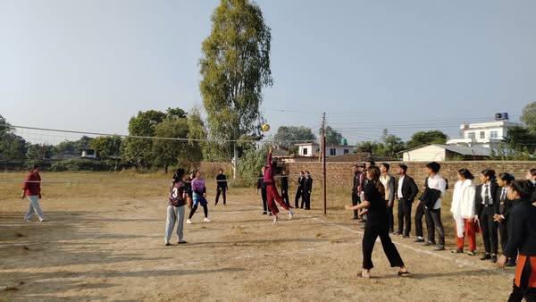 आज भएको अन्तर संकाय भलिबल खेलको प्रतिस्पर्धा ।